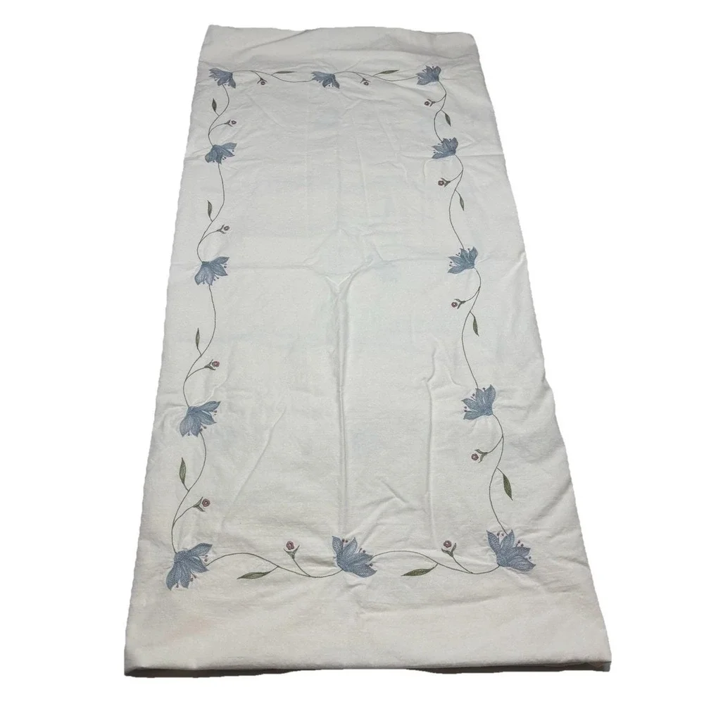 Tablecloth Vintage 48x66 Cream Embroidered Blue Flowers Rose & Blue Borders EUC